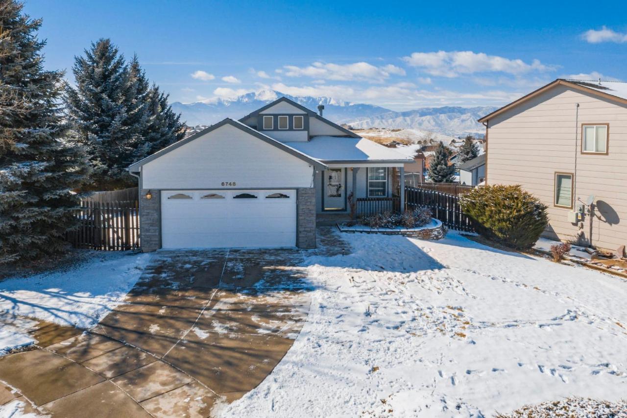 Cozy 4Br House With Peak Views In Colorado Springs Villa Exterior photo